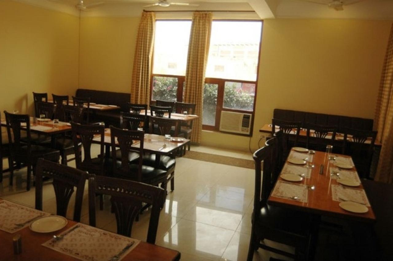 Hotel The Shubham Vrindāvan Eksteriør bilde